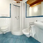 Grand Bleu Magara تْشيفالو